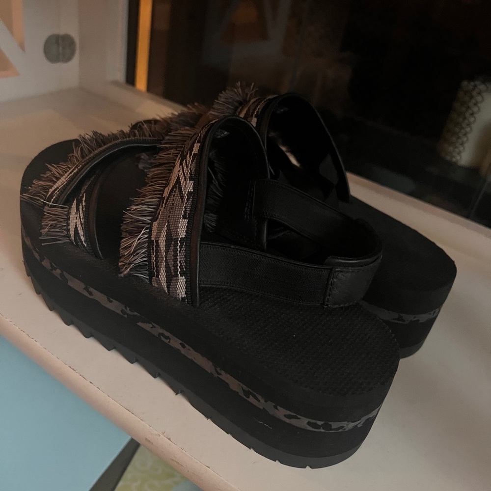 Teva Sandals size 8 - Picture 4 of 7